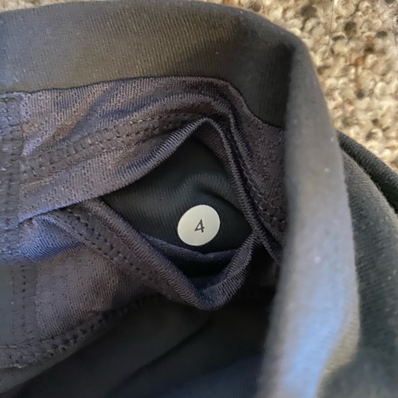 Lululemon pants 4 - Picture 2 of 3